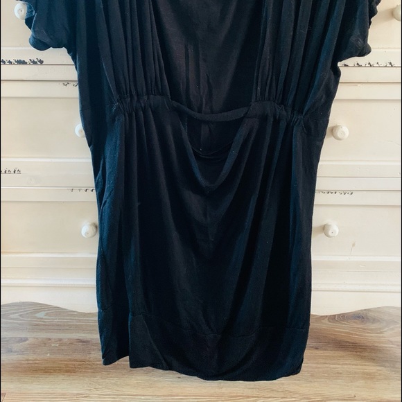 Black low cut tunic - Picture 4 of 4